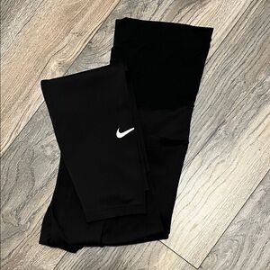Nike Black Womens ' Performance MATERNITY Leggings with White Swoosh 7/8 length